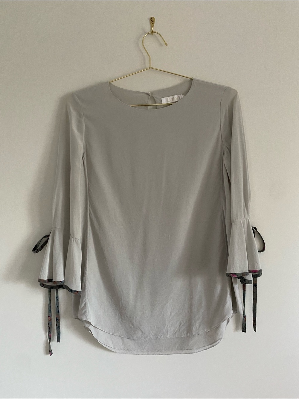 Chloe Silk Tiè Sleeve Blouse